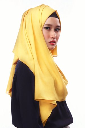 another simple hijab festive, just play with the color and material #ClozetteID #GoDiscover #HijabFestive