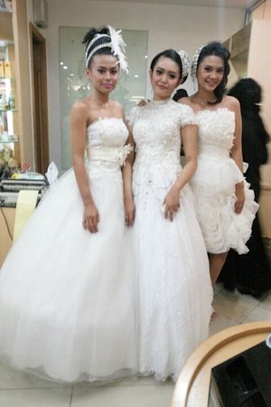 Fashion Show Wedding Makeup with PAC Martha Tilaar Bandung ^^
