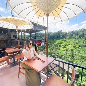 #Repost from Clozette Ambassador @amanadatorquise. Sight seeing 🌱
Don’t ask why sitting alone ❌
.
.
.
#ExploreBali #Bali #UbudBali #Lifestyleblogger #BaliBeautyBlogger #Clozetteid