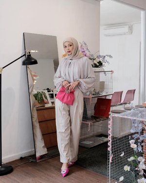#Repost from Clozette Crew @astrityas. This top by @shopatvelvet modest collectionâœ¨ Psst, also pants & bag from Shop At Velvet.

And instant hijab by @trinycta ðŸ§•ðŸ�»

#ootd #clozetteid #ootdindo #outfitinspiration #hijablook #hijaboutfit #hijabstyle #hijabfashion #hijabfashionstyle #ootdhijabinspiration #fashiontips #fashioninspiration #weshopatvelvet #trinycta