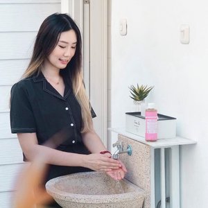 #Repost from Clozette Ambassador @amandatorquise.

Our skin absorb everything! Including chemical ingredients from our daily care, that’s why it’s better to choose the less chemical synthetic. 

I’ve been using @drbronner.id for 1 year and really excited cause this 
month they launched a new variant “Cherry Blossom”. 🌸
Sweet, fresh and calming. Definitely a stress reliever while at home.

Only use pure organic essential oil, 
with vegan formula, biodegradeable and cruelty free. 
Exclusive travel set bundle promo on  @tokopedia !! 
.
.
.
#CheerfulBlossom #PurestOrganicSoap #DrBronnerID #DrBronners #JbbInsider #JakartaBeautyBlogger #Clozetteid