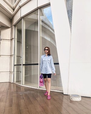 #Repost from Clozetter @isnadani. 💙🖤💖
figure sass shirt-ash blue from @figure.tft 😍
figure now available on @pomelofashion ✨ #FigureItOut #FigureOnPomelo #ForEveryBody
.
.
.
.
.
#whatiwore #bloggerstyle #fashion #styleblogger #fashionblogger #ootd #lookbook #ootdindo #ootdinspiration #style #outfit #outfitoftheday #clozetteid