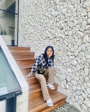 #Repost from Clozetter @arviani. Jangan di geser✌️

Btw tempatnya cozy banget.

#ootd #lookbook #ootindo #ootdinspiration
#style #outfit #outfitoftheday #Clozetteid #whatiwore #bloggerstyle #fashion #styleblogger #fashionblogger
