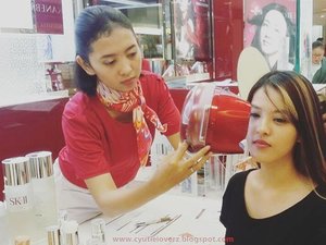 Long story short Review:

First Impression check face skin in @skii @seibu_ind
Grandindonesia and the result is too bad, i get so worst result and prediction for future skin look but they let me know that my face also can get a better skin look if i take a good care of it and that day they gave me #FTE #FirstTreatmentEssence and i have try it for two weeks.

Then miracle is really Exist!! I have go to @mkglapiazza
@skii counter again to check my skin and Walao!! The result is better than that day!! Skin age from 28y.o become 11y.o UNBELIEVEABLE!!!
I know what do you want to say! I didnt believe it too 😂😂😂 it's too amazing right!! Iam hoping can get a chance to get the Full size one and used it for full empty one bottle because  i really want to have a healthy glowing crystal skin look.  #ClozetteID #FDxSKII

For all story u avaiable to read it on my blog
LINK ON BIO

http://cyutieloverz.blogspot.co.id/2016/11/sk-ii-change-your-skin-destiny7.html?m=1