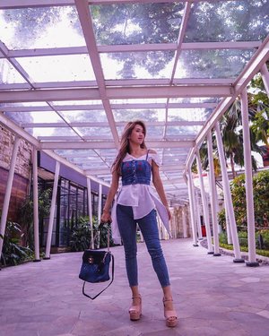 Denim’s never failed me 😍
Oh anyway, this looks inspired by @jennierubyjane ❤️ Top from @jrepclothings 
Outer from @colorboxindonesia 
Pants from @chuconutss_ 
Wedges from @charleskeithofficial 
Denim bag from @guess @guess_id 
#meminebeauty #minefashionjourney #clozetteid #BirthdayOOTD #OOTD .
.
.
.
.
.
.
.
.
.
.
.
.
.
.
.
.
.
.
.
.
#fashion #fashionista #instafashion #fashionstyle #stylegram #instastyle #fashionnova #styleblogger #styleinspo