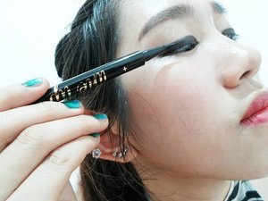 LineUp by @mybeautystoryid 
Mudah banget untuk di aplikasikan kemata, recommend untuk yang masih baru belajar membuat garis di mata. #ClozetteStar #ClozetteID #Eyeliner #BeautyStoryIndonesia #Recommendation