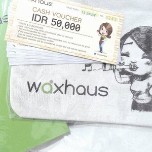 Thankyou @waxhaus_id for the pouch, bag, book and 250k voucher! I'll come soon. 👧 #ClozetteID #Waxhous