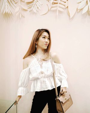 Love this AZALEA Top from @petitebunnyworld ❤
Feel Sexy and Cutie at the same time!! Thankyou @lykeofficial
And @petitebunnyworld for providing premium outfit🤗

For details, check their profile:
@petitebunnyworld 
#LYKEambassador #LYKExPETITEBUNNY #IwearPB #ClozetteID #BloggerMafia