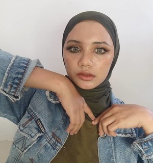 bukan MODEL PROFESIONAL 💨
.
.
#batamhits #likeforlikes #lfl💛 #batambeautygram2 #batambeautyblogger #beautyvlogger #beautyhijabers #itsbeautycommunity #beautefemmecommunity #viral #langkathits #hijabersbeautybvlogger #beautybloggerindonesia #hijabers #clozetteid