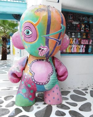This colourfull doll look at me 😜😜 #chingutimetrip #chingutime #travel #thailand #clozetteid
