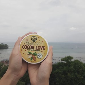 From the goodness of cocoa butter, vanilla beans, and cinnamons, @utamaspice Cocoa Love Body Butter is for those with sensitive or sunburned skin.Full review on my blog. Check link on bio 😊#vscocam #clozetteid #naturalskincare