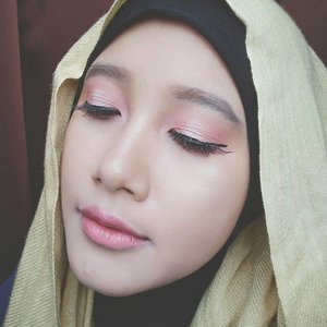 PINK HALO EYES - SOFT VALENTINE MAKEUP

A collaboration with @beautiesquad 
Kali ini beda sama makeup look sebelumnya, tanpa shading (natural look malah lebih ke pale sih😅), konsepnya soft & innocent.

Detail make up bisa dilihat di blog ya😘

Products i used

FACE
- @lagirlcosmetics Pro Coverage HD Illuminating Foundation in Natural
- @eminacosmetics Bare With Me Compact Powder in Amber
- @citycolorcosmetics Spotlight Highlight
- Emina Cosmetics Creme de La Creme Lipstick in Sophie's Orange as orange corrector
- @thesaem.official Cover Tip Perfection Concealer in Natural Beige

EYES
- @sleekmakeup Oh So Special Palette (Ribbon, Organza, Bow)
- @silkygirl_id Funky Eyelights Pencil in Rose Gold
- @mineralbotanica Precision Eyeliner Pen
- @cilia_lashes in Shawnee
- @thefaceshopid Designing Eyebrow in Grey Brown
- @skinfoodofficial Choco Eyebrow Cake in Grey Brown

Lips
- Emina Cosmetics My Favorite Things Lip Color Balm in Library Queen

#BSValentineMakeup #Beautiesquad #SoftMakeup #vsco #vscocam #bloggerlife #beautyblogger #beautybloggerid #bloggerperempuan #lookoftheday #makeupoftheday #motd #fotd #beautyenthusiast #makeupjunkie #clozette #clozetteid