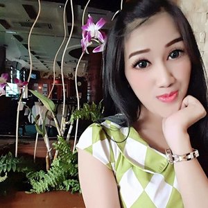 Its a greeny day 😋😋 #beauty #selfie #makeup #instabeauty #potd #shinnyjessie #followme #likes #instapict #instadaily #instaselfie #clozetteid #blogger #beautyblogger #love #cute #smile