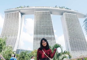 Nothing is as important as passion. No matter what you want to do with your life, be passionate.
.
.
.
#travelling #singapore #marinabaysands
#travellinggram #letsgosomewhere #keepexploring #travelworld #clozetteid