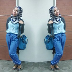 Btw, I like blue very much 💞 #ClozetteID #joggerpants #intotheblue #COTW