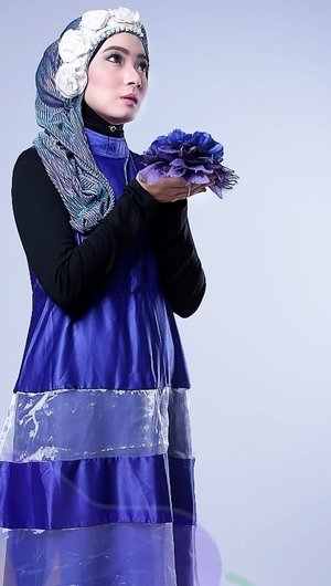 Flowers is one of beautiful God's creation, and blue is one of my fav colour. Love it all.#ClozetteID #GoDiscover #Hijabfestive #COTW #intotheblue 