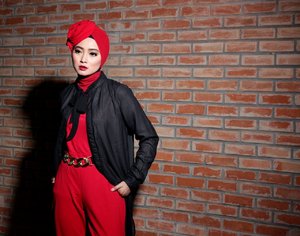 Red is the energetic colour that can make the day full of spirit #ClozetteID #GoDiscover #TheTouchOfRed @simPATI