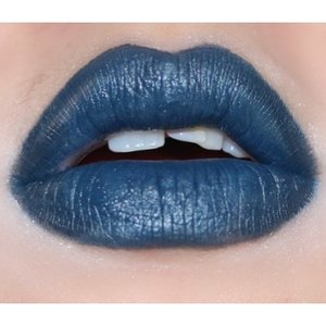 @lagirlcosmetics matte flat finish velvet in blue valentine.
I like color variant of this lipstict, especially because they have few shocking colors such as blue valentine or raven. 
Not a dead matte, and i like the textures when applied.
.
.
#clozetteid #review #bbloggers #lipjunkie #lipaddict #lipstickaddicted #lipstickmafia #lagirlcosmetics #wakeupandmakeup #universodamaquiagem_oficial #slave2beauty #makeupslaves #beatthatface