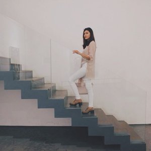 There's no elevator to success. You have to take the stairs! 💖
.
Hi! 🙋 it's a new post on the blog: www.deniathly.com {link on bio} ✨ .
.
.
.
.
#fashion #fashionblogger #blogger #jogjangeblog #fasyen #lookbook #lookbookindo #looksmagazine #ggrep #clozettestar #clozetteid #fasyen #f4f @ootdyk #ootdyk #ootdindo #looksmagazine
