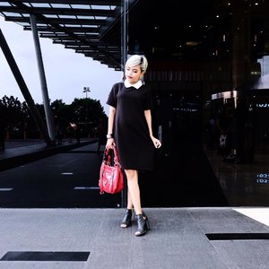 It's monday already 💃🏻 keep ur spirit up guysss 💪🏻😘
•
📸 by baby @thelmakisela 💋
#blackred #fashionblogger #ClozetteID #SonyaThaniya