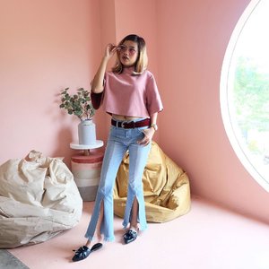 Matches outfit with the place so well 💘
Wearing pink top and slit jeans from @someday.indo loveee it so much! 💞💙
•
📸 by bae @thelmakisela 😘
#SomedayIndo #ClozetteID #ootd #fashionblogger #pinky