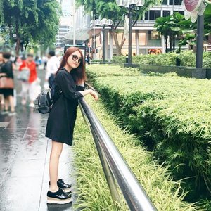 Beating the rain at #Singapore with all black outfit ft @cloth_inc ! #iwearclothinc #ootd #clozetteID