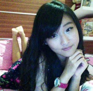 before erasing the make up from bday party : photobooth time ;p