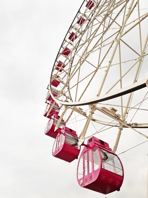 Pink Ferris Wheel!!! Looove..