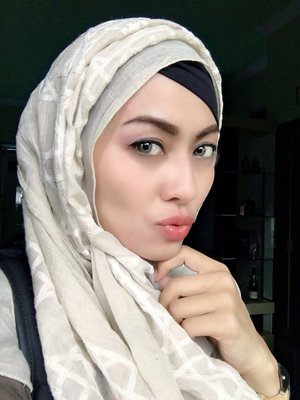 Me and my hijab... Semangat pagi with natural make up