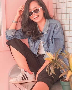 This just the thing that i like. I dont have to pressure myself on what to post or anything. 📷 by @abdanalk
👓 by @25flicks .
.
.
.
#livecolorfully #bandoffun #makeyoustylesmile #ootd #ootdindo #tumblrpic #captureyourstyle #positivity #livingfree #myhappypersonallife #blessed #peachyfeed #godisgood #acolorstory #clozetteid
