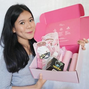 When box is bigger than me 😌Yeayy so happy got this lovely box again from @altheakorea 💓 don't forget to download althea app now and get free shipping for min purchase Rp 299.000 ✨ beauty on your fingertips #althea #altheakorea #altheaid #altheaapp