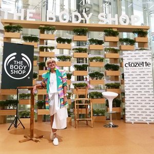 White and green for today's @thebodyshopindo event
.
Still, with a touch of colors 😊
.
#stylieandfoodie #livelovelifelaughlust #thebodyshop #thebodyshopindo #cleanandbold #clozetteid  #thebodyshopearthhour #tbsxclozetteid