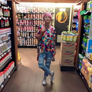 Groceries time pose
.
.
.
#stylieandfoodie #livelovelifelaughlust #blogger #bloggerceria #tetapsemangat #365post2017 #ootd #clozetteid #stylie #therealoutfitgram #styledaily #dailystyles #streetstyle #realoutfitgram #thestreetograph #brilistylie #looksootd