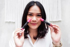 Did you know that colour is a power which directly influences you soul ? I am totally in love with @pixycosmetics lipcream new shade ✨ As seen on my lips ; Edgy plum 👄 And you, ladies .. which squad are you ? bright shades or dark shades ? #whichpixysquadareyou #pixylipcream #pixyindonesia #pixydecorative #pixylipsmakeup #pixyhighlight #clozetteid #beautynesiamember