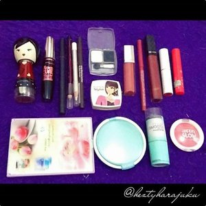 👄💖💄#ClozetteID #cotw #myfavemakeup #beauty #motd : This is #heztyharajuku #makeup #travelkit . It means... this is the #musthaveitem #cosmetics for me, that I have to carry on me wherever I go lol. Even when I go to campus for lecturing 😉💄💖👄