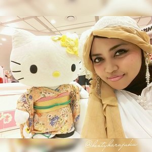 🚘🚞🚗 #GoDiscover #ClozetteID #CordovaTravel #TravelinStyle 🚗🚞🚘 #heztyharajuku #JFashionJumpers #FashionCommunity #Jakarta #Indonesia in #hijabchallenge #ootd #hotd #fashion #style 🌸🍥🌸#instafashion #modestfashion #modesty #stylish  #scarf #headscarf #vintagestyle #vintagefashion  #eidholiday #kawaii  #Eid2015 🌸🍥🌸...white and beige kinda day... exploring #Japanese shopping mall  @aeonmallbsdcity as #stylishtraveler #travelvlogger. ...Meet miss #Kitty , the famous cat and kawaii icon ! Sugeee!!... 😻😻😻 #aeonmallbsdcity