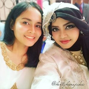 💖👰👸 OCT 25th, 2015---- #OOTD @ my Brother's #wedding . #Sisters in #white kinda day! "... 😉 #modestfashion #coveredstyle #hijabfestive #scarf #scarfstyle #headscarf #instafashion #instamoment #ClozetteID #fashion #style #veil #kebaya #kutubaru #victorian #vintagefashion #glamour #muslimwedding 👸👰💖