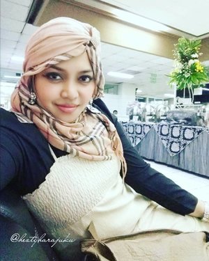July 31st, 2016 ---- my #HOOTD at Halal bi Halal #Pengajian #RSPAD Gatot Subroto Jakarta. #Harajuku #khaki #summerdress + #Beige #Turban with #burberryscarf kinda day.👗👠👜@clozetteid #clozetteID #fashion #style #modestfashion #modestwear #coveredstyle #hijabista #turbanista #fashiongrammer #hijabstyle #instafashion
