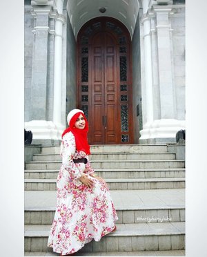Fri, February 24th, 2017 --- I'm standing here in front of your door ... when I am in... I wish to stay forever in your heart... coz your heart is my #home ... ❤🏠👑 Feels like a #Princess with this @kampungbali long dress . I love it! At #KebonRayaBogor #BogorBotanicalGarden with #Spring #Romantic #kawaiilook 👑🏠❤ #clozetteID #fashion #style #modestfashion #modestwear #stylishmodesty #stylecovered #headscarf #HijabIndonesia #hijabtraveler #hijabstyle