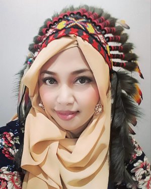 Wed, June28th, 2017 --- This is #teaser for next #photosession  in Yogya inshaAllah. I will be a #nativeAmerican #Apache #Princess hehehe 😄 
I wear an #Indian #tribe #warbonet from @warungindianapache . Yeay!!
-
-
-
-
-
-
-
@clozetteid #clozetteid #hootd #fashion #style #warriorprincess #modestwear #modestfashion #stylecovered