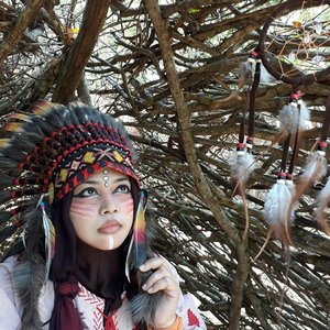 Wed, August 16th, 2017---
"Dear #Dreamcatcher . Baru kali ini nyorat - nyoret muka tapi tetap merasa cantik lol 😂😂😂"
-
-
-
Theme : #Apache #Warrior #Princess 
#Photographer : @dewirahmawati29
Location : #Imogiri #PineForest #Yogyakarta
Model: #HestiHarajuku
Camera: #SamsungJ7Prime
#warbonnet : @waroeng_indian_apache -
-
-
-
-
-
-
#clozetteid 
#modestwear
#hijabtraveler
#hootd
#Indian
#Yogyatrip
#VisitYogya