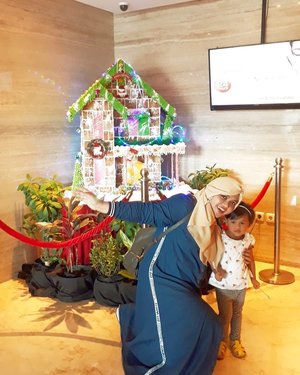 Dec 14th, 2019--- Anandara Mahya Akbar... one of Genk Princessnya Bubu hihihi... MashaAllah Tabarakallah !@swissbelhotel #cirebon----#auntyandniece #clozetteid #BluePrincess#GenkPrincessBubu#HolidaySeason#henselandgretel