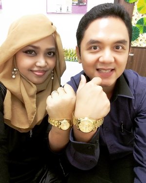 October 18th, 2016---- #Couplestyle #golden #watch with Aa' @erdin.saef 👫💑⌚
#instafashion #fashiongrammer #modestwear #modestfashion #Clozetteid @clozetteid #fashion #style