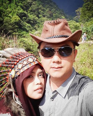 Mon, June18th, 2018--- 💍💏👰🤴#Postwed #Photosession #HestiErlan with my beloved #hubby @erdin.saef 💖🤴👰💏💍---------Theme : #Coboy x #ApachePrincess #RomancePlace : #GunungPuntang---------#clozetteid#nhkkawaii #modestwear#modestfashion#countrystyle#mountain#couplestyle