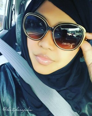 July 17th, 2016 ----- #nudelipstick kinda day!... #retro on my way!... #bigsunglasses for #Sunday @clozetteid #clozetteID #fashion #style #modestwear #coveredstyle #headscarf #hijabstyle #hijabindonesia #ootd #HOOTD #fashiongram