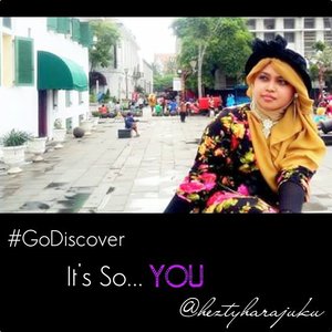 💜👒💜 #GoDiscover Hijab Challenge @clozetteid minggu ke-1dengan tema:  #ItsSoYou 🌸... Suka banget jalan-jalan cantik ke tempat-tempat bersejarah sambil berdandan #vintagestyle , rasanya seperti #timetraveler !... 😄 #romantic .. #elegant ... #modest !... It's soo.. me! 👗| #flowerpattern #longdress | #blackvelvet #hat | #golden #parisscarf | #Bellezza #brown #slingbag | 👗💜🎀💜 #ClozetteID #HijabFashion #HijabStyle #Hijaboftheday #Hijaboftheworld #HijabinStyle #Hijabers #HijabIndonesia