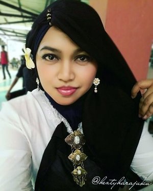 Mon,  Jan 11th, 2016--- 🌻🌻🌻 Final exam #proctor day 1: #BalineseGirl in #modestfashion #coveredstyle way 😉 @clozetteid #ClozetteID #fashion #style #modestfashion #coveredstyle #headscarf #scarf #kebaya #kambojaflower #instafashion #fashiongram #hijabiandfab #modesty #stylish #stylishtraveler #morigyaru #modest #kawaiistyle #ethnicstyle #Indonesia #indonesianlady 🌻🌻🌻