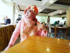 Sun, Dec 4th, 2016--- Day 2: #breakfast at #RoyalRegalHotel
On the #WeddingDay of the #beautifulbride, my #cousin Sophia in #Surabaya👰👸💕💐 😉✈😎 @clozetteid #clozetteID #hootd #modestwear #modestfashion #stylecovered #fashion #style #traveling #SurabayaTrip #hijabfestive #headscarf #fashionvlogger #fashiongrammer #weddingparty #peachperfect #muslimbride
