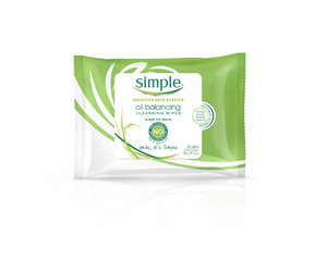 Skincare for oily skin : Simple Skincare Oil Balancing Cleansing Wipes