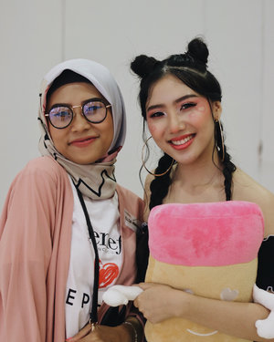 Throwback to all the fun we had at #beneproid2018 event with @benefitindonesia & @sephoraidn 💖Makeup by @liaa_ellia Hair @ghdhairindonesia Outfit @topshop @dorothyperkins_indonesia